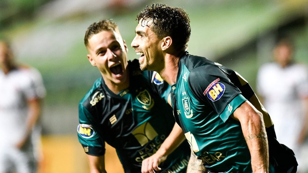 Neto Berola comemora gol do América-MG