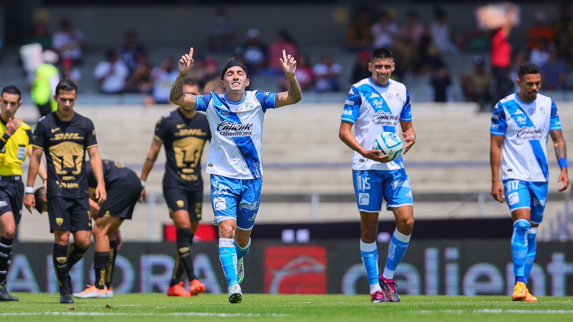 Omar Fernández celebra gol ante Pumas, Clausura 2023