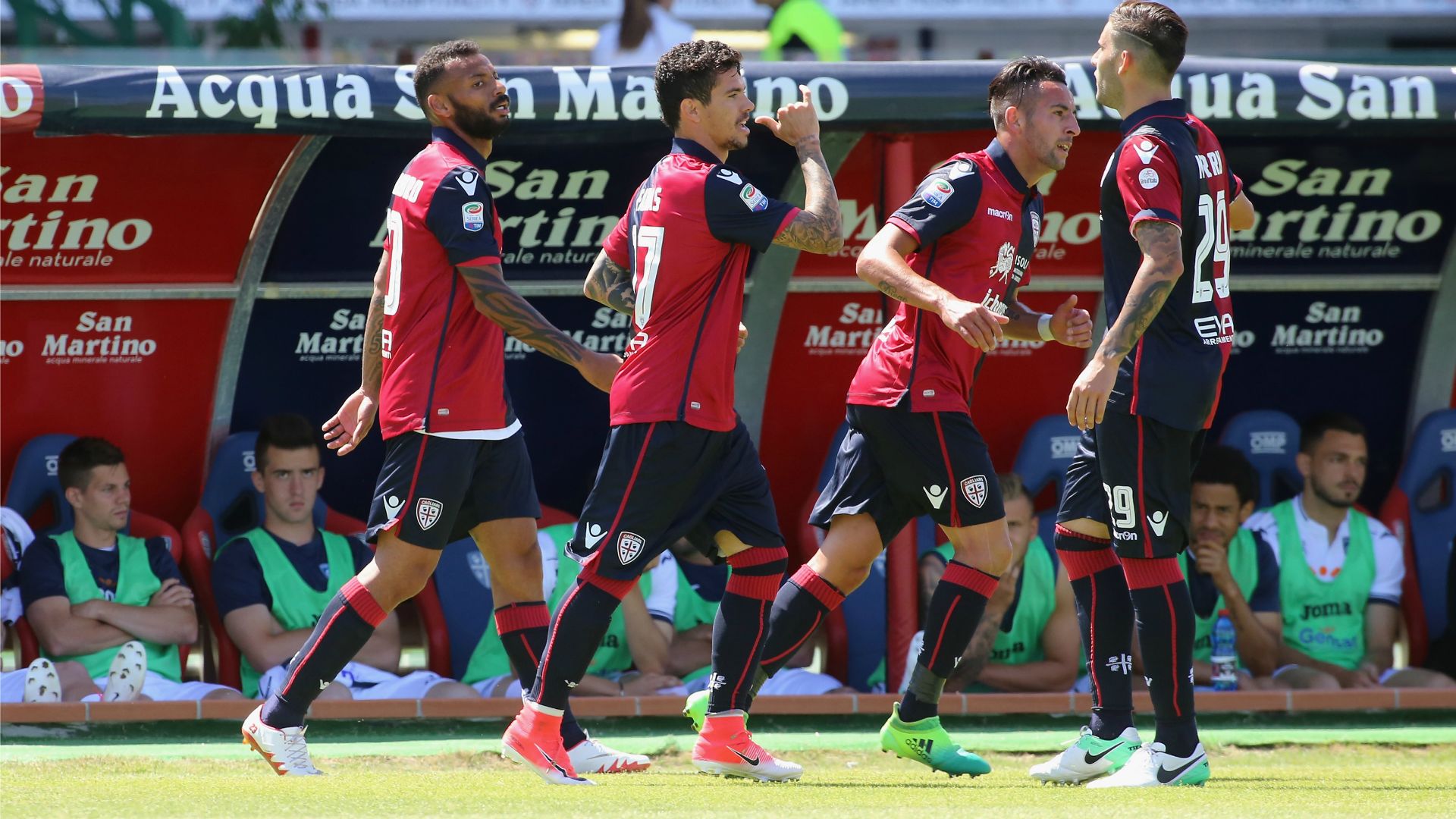 Cagliari celebrating Cagliari Empoli Serie A