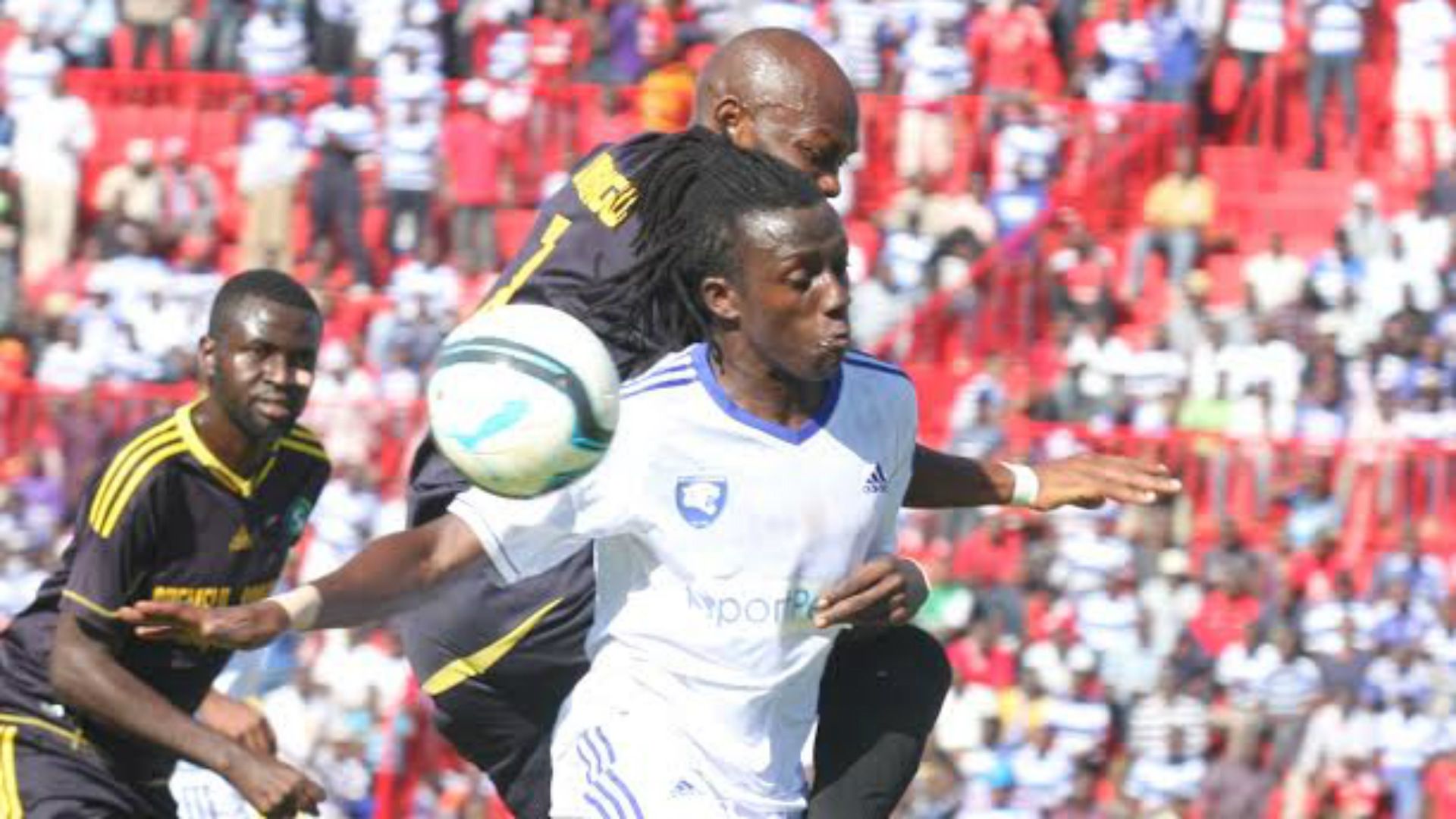 AFC Leopards attacking midfielder Allan Kateregga against Chemelil Sugar