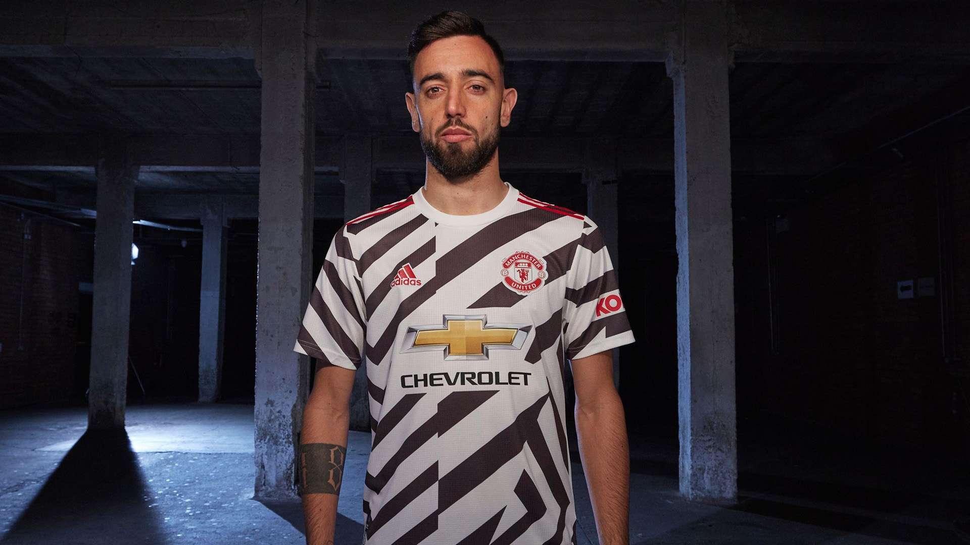 Bruno Fernandes Manchester United third kit 2020-21