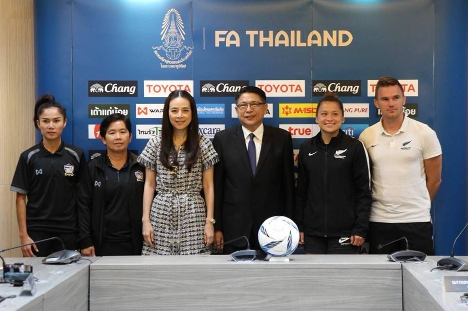 นวลพรรณ ล่ำซำ