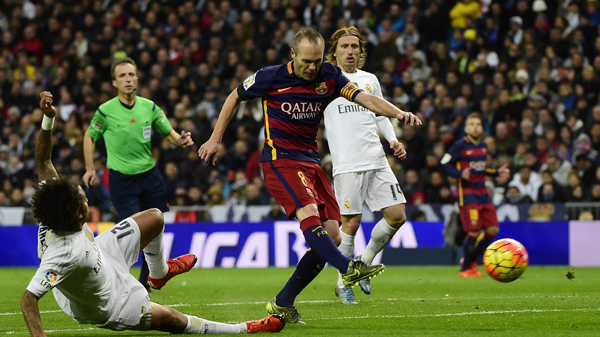 Andres Iniesta Real Madrid FC Barcelona 11212015