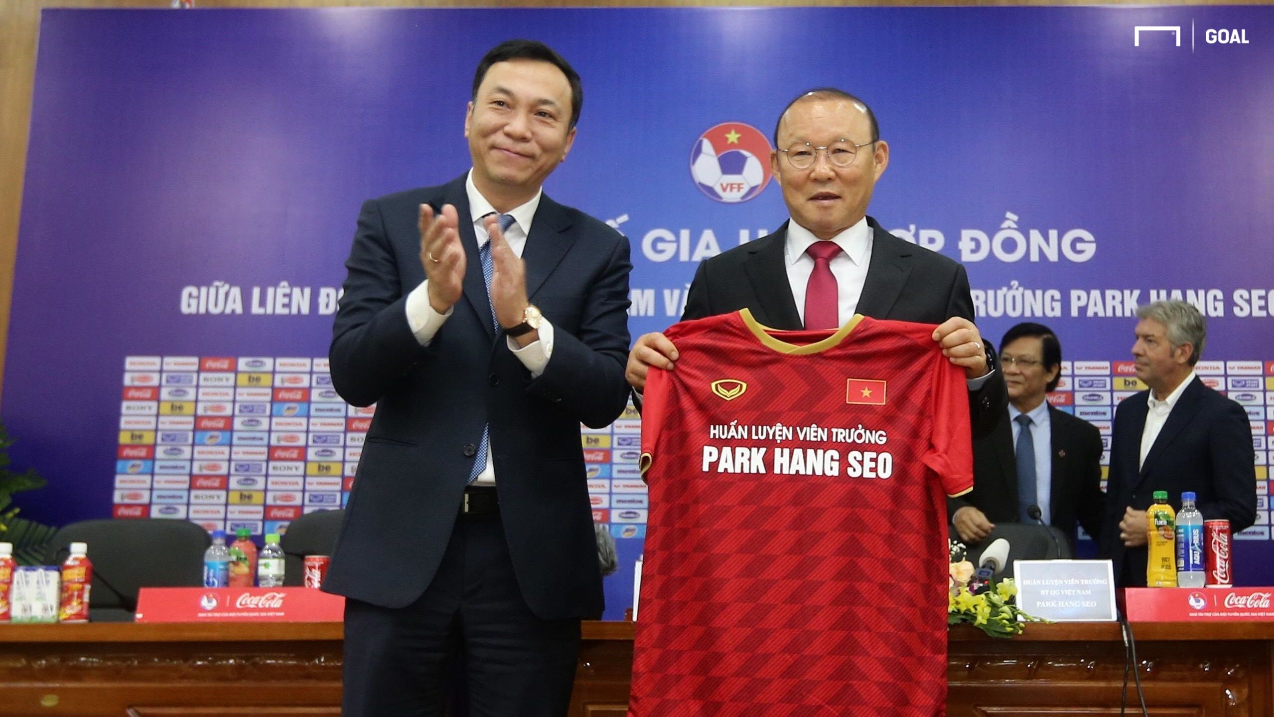 Coach Park Hang-seo - VFF Vice President Tran Quoc Tuan | Contract Signing Ceremony | 7 November 2019