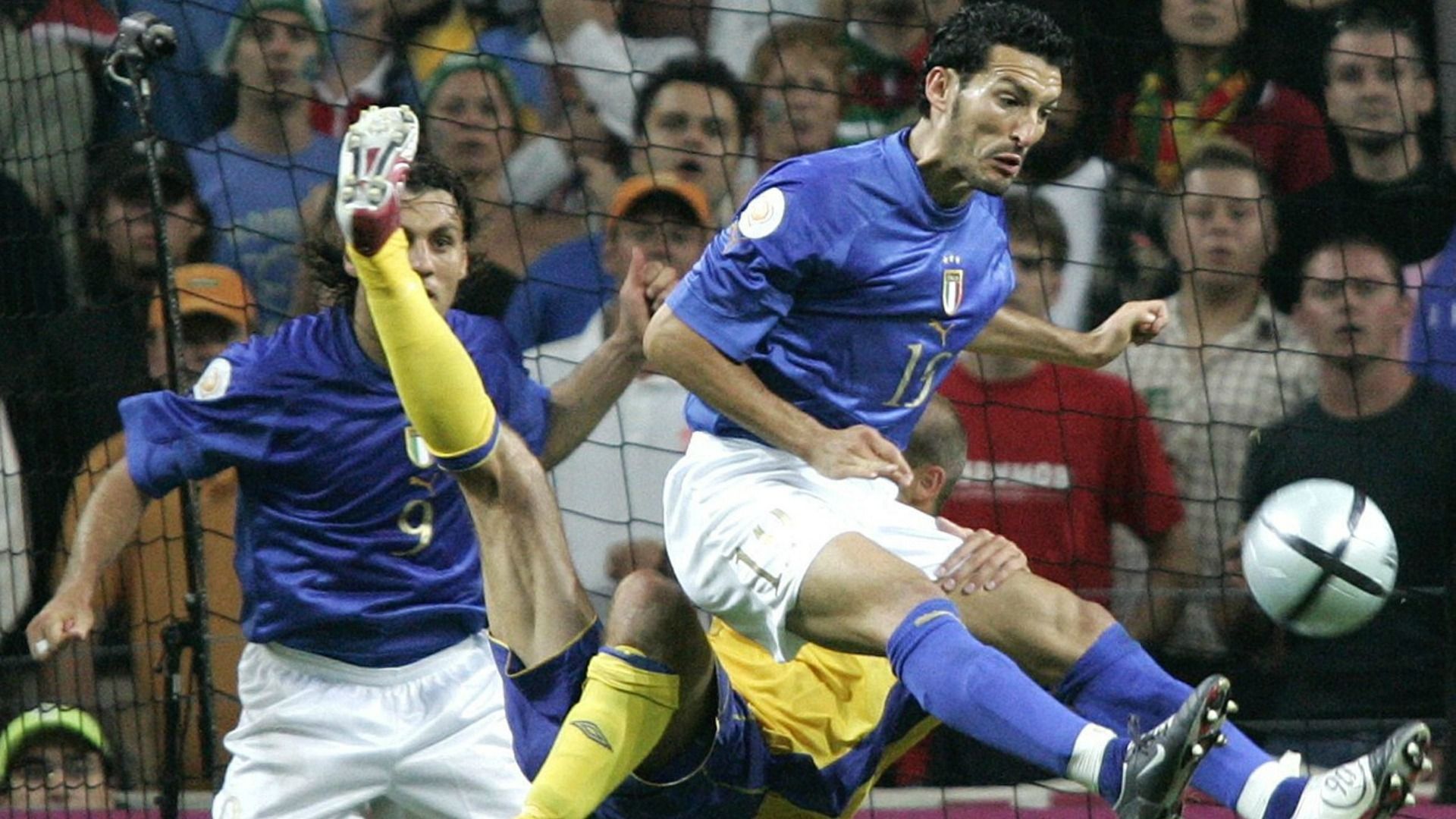 Euro 2004 Italy Sweden Zambrotta