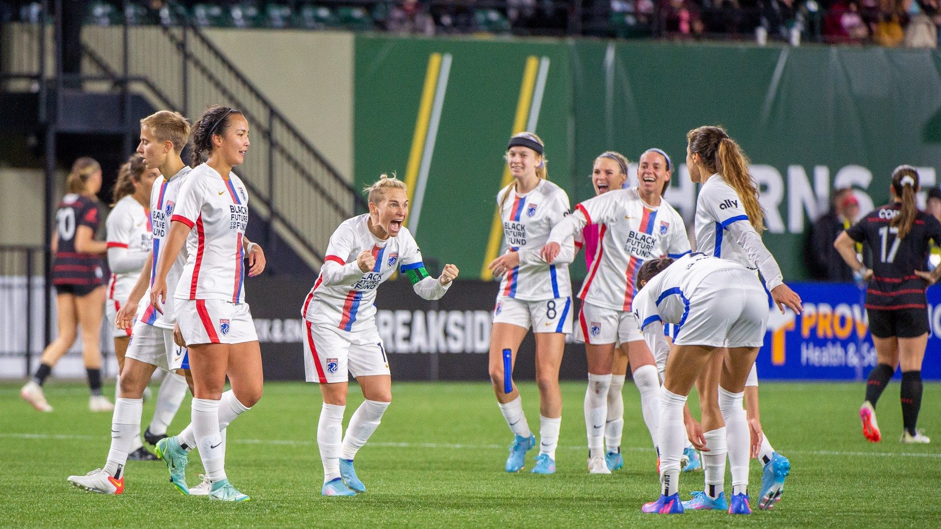 Jess Fishlock OL Reign 2022