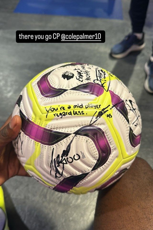 Cole Palmer Romeo Lavia ball