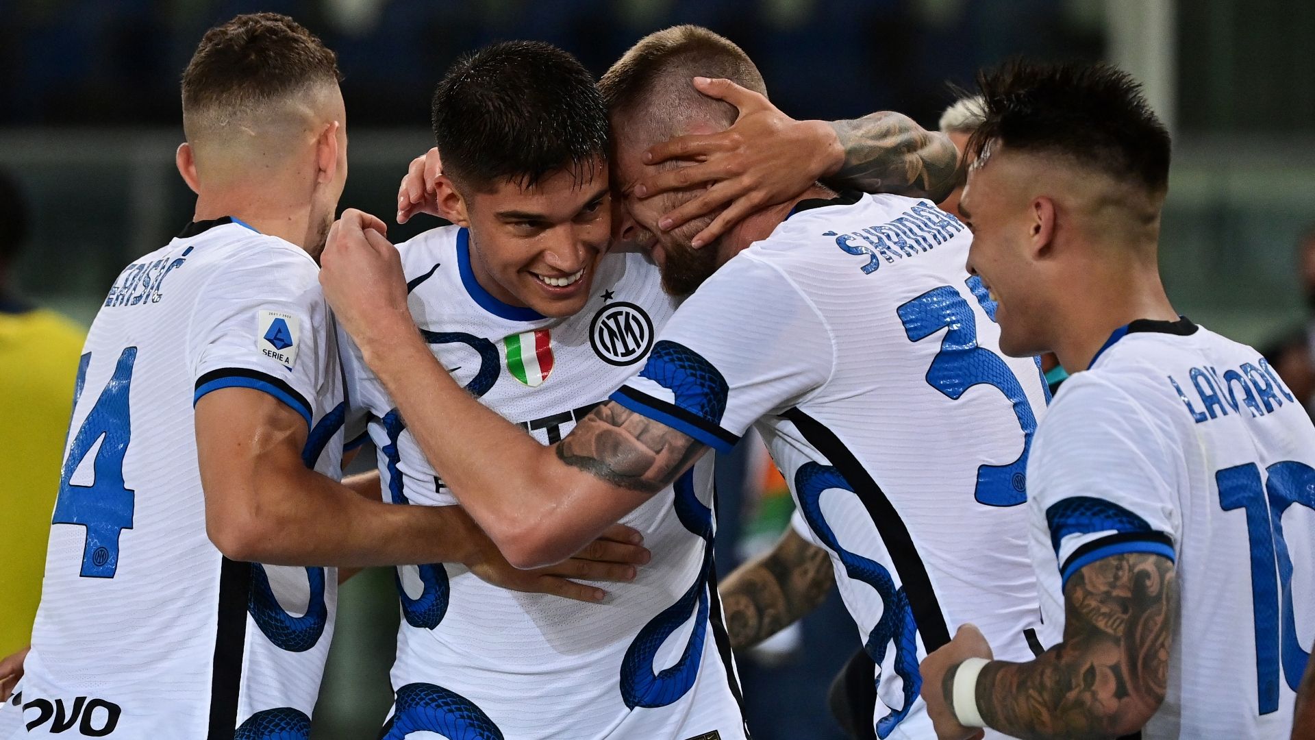 Tucu Correa Inter celebrating Verona Serie A