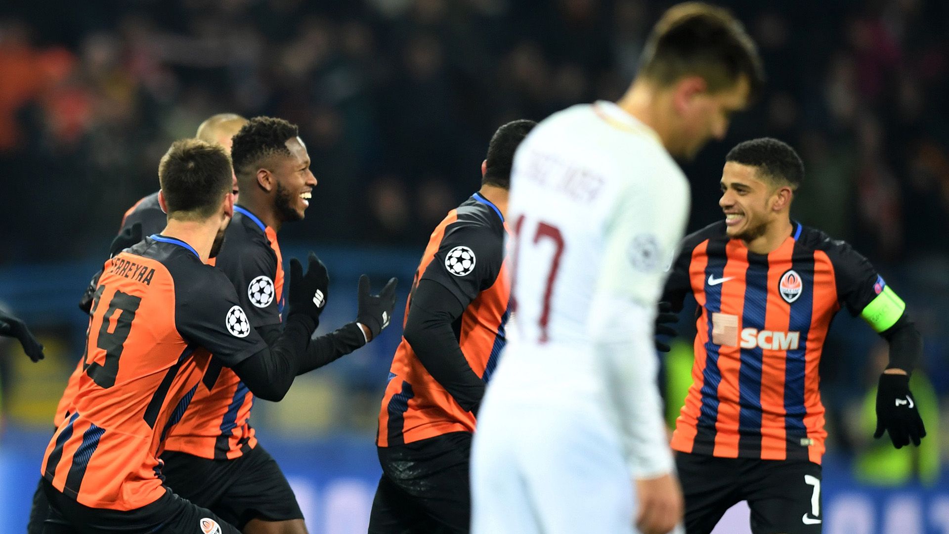 Shakhtar celebrating vs Roma Champions League
