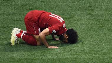 Mohamed Salah Liverpool goal celebration prayer 2018-19