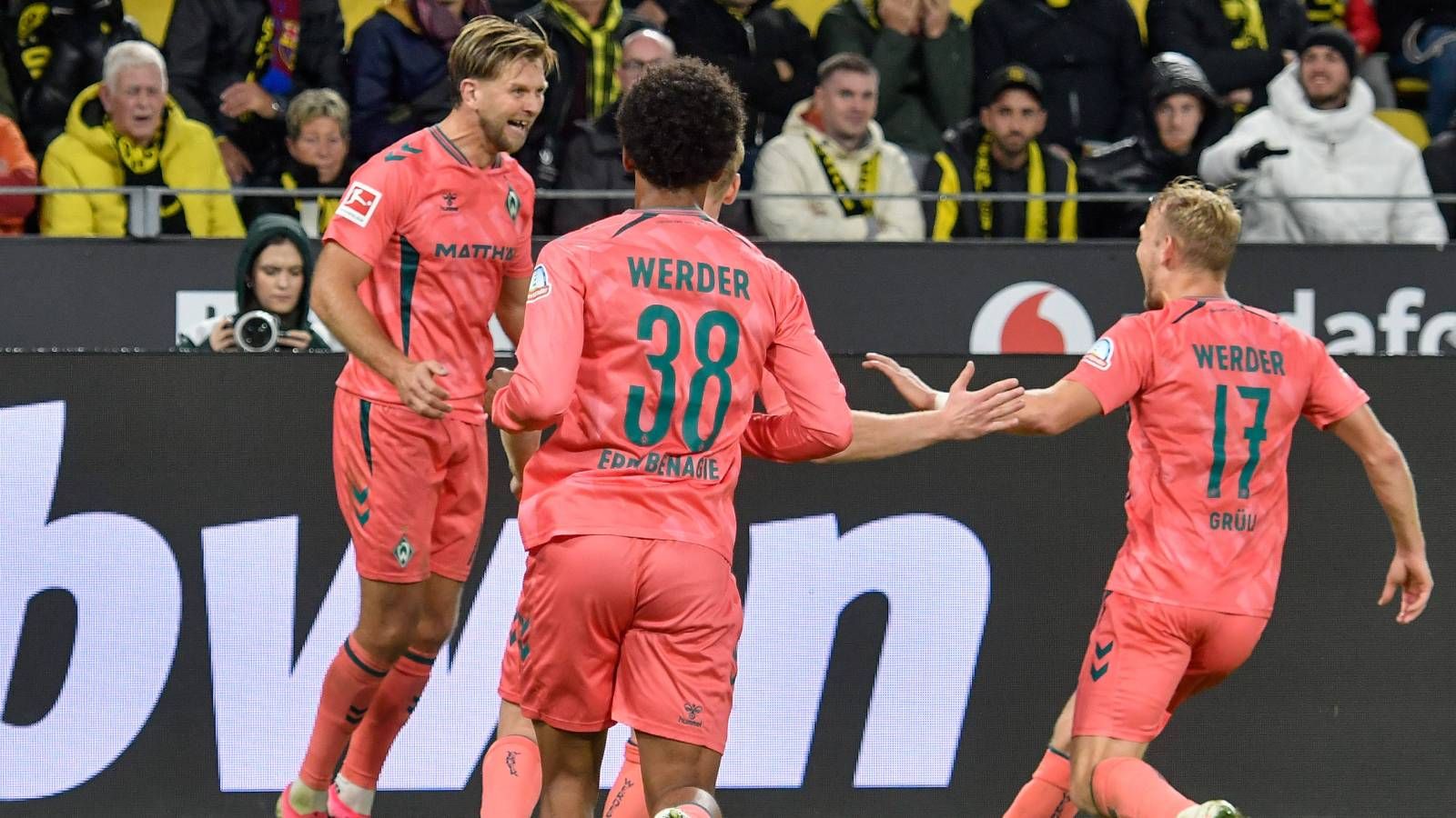 Niclas Füllkrug celebration against BVB 