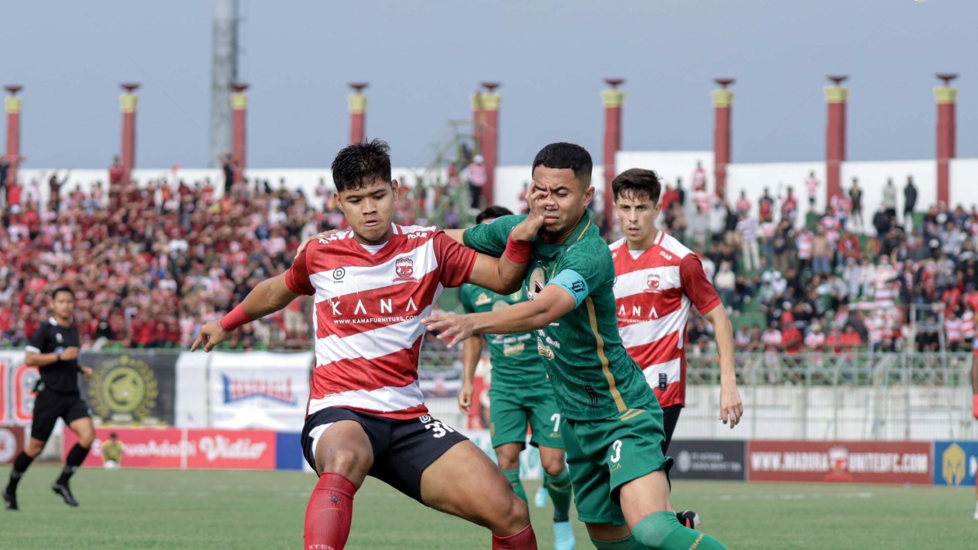 Madura United vs Persebaya Surabaya 17092023