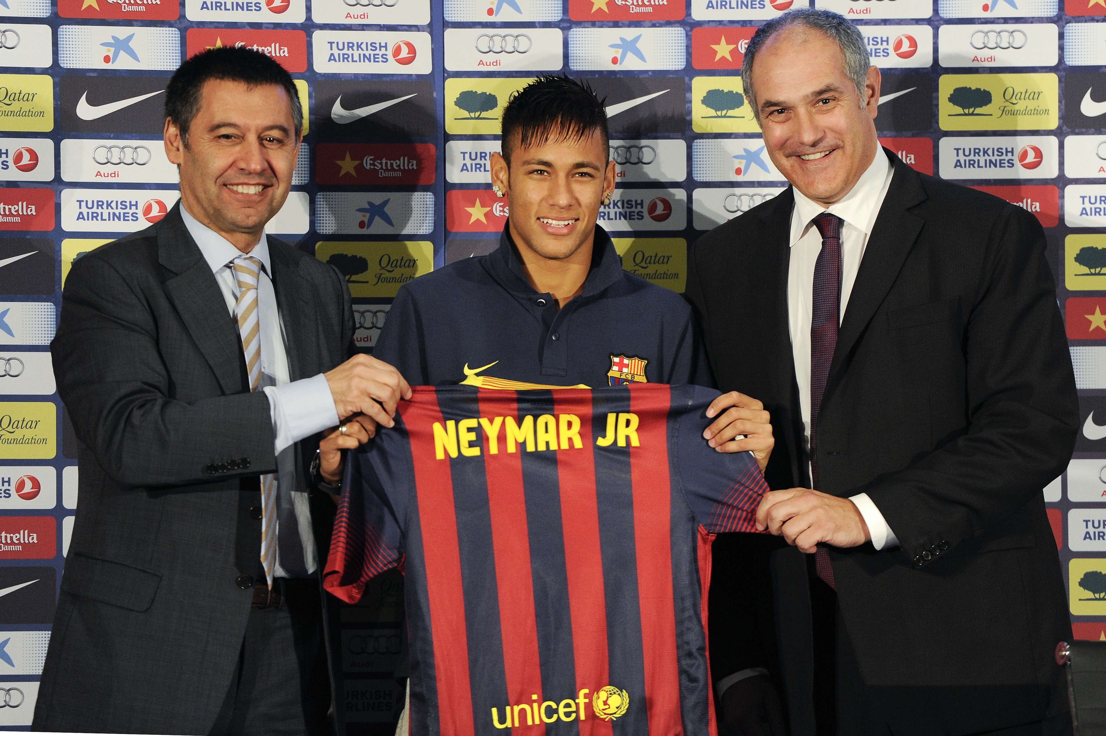 Josep Maria Bartomeu at Neymar's presentation