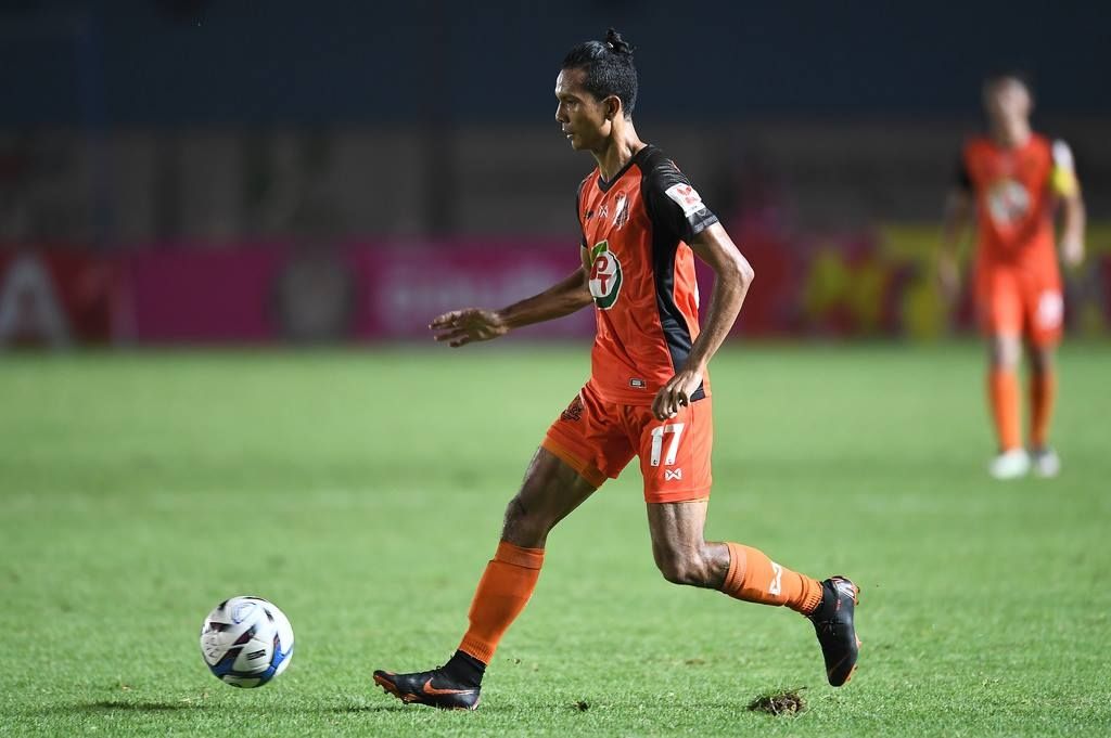 อมร ธรรมนาม