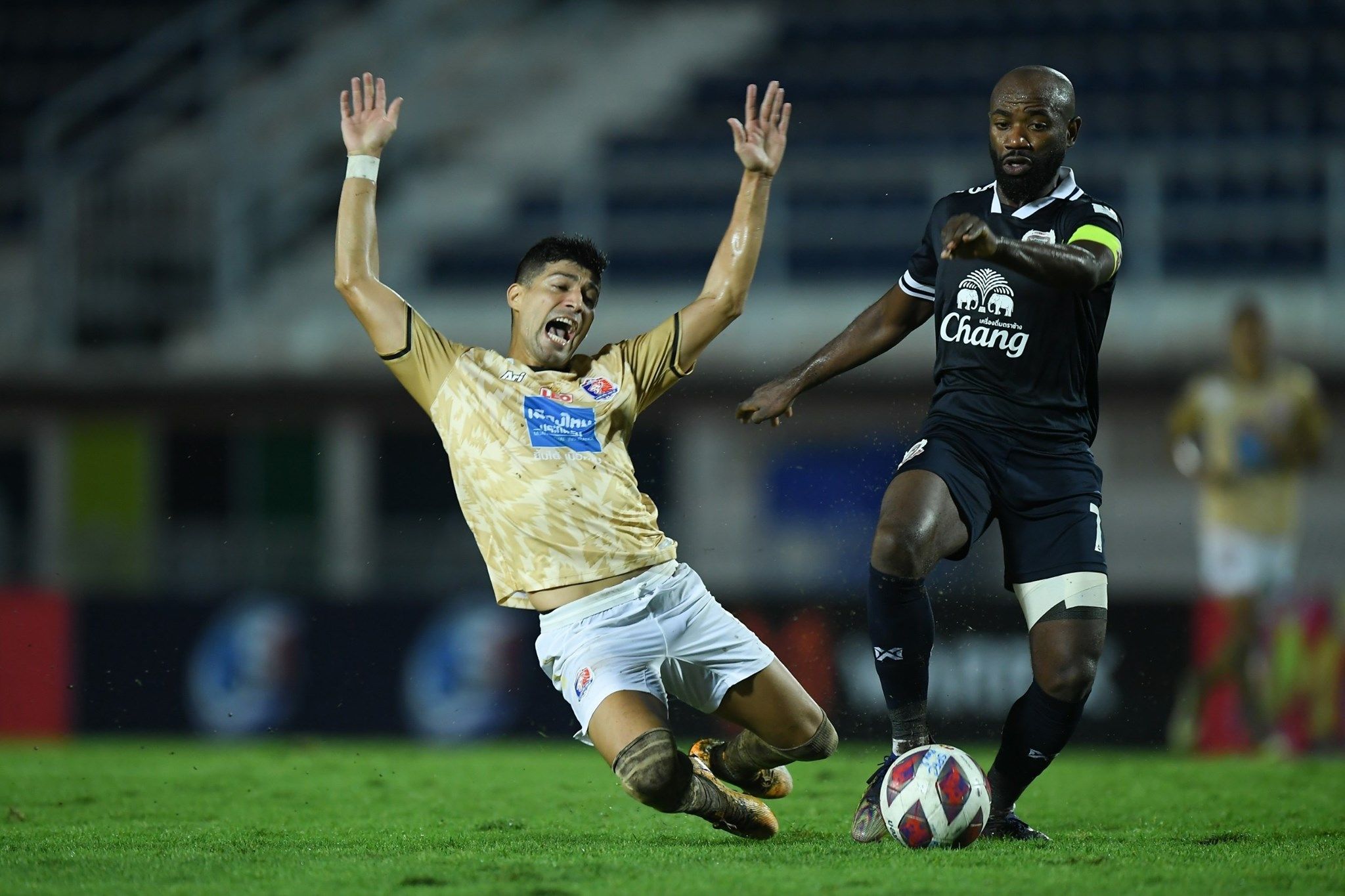 ลอสเซมี คาราบูเอ