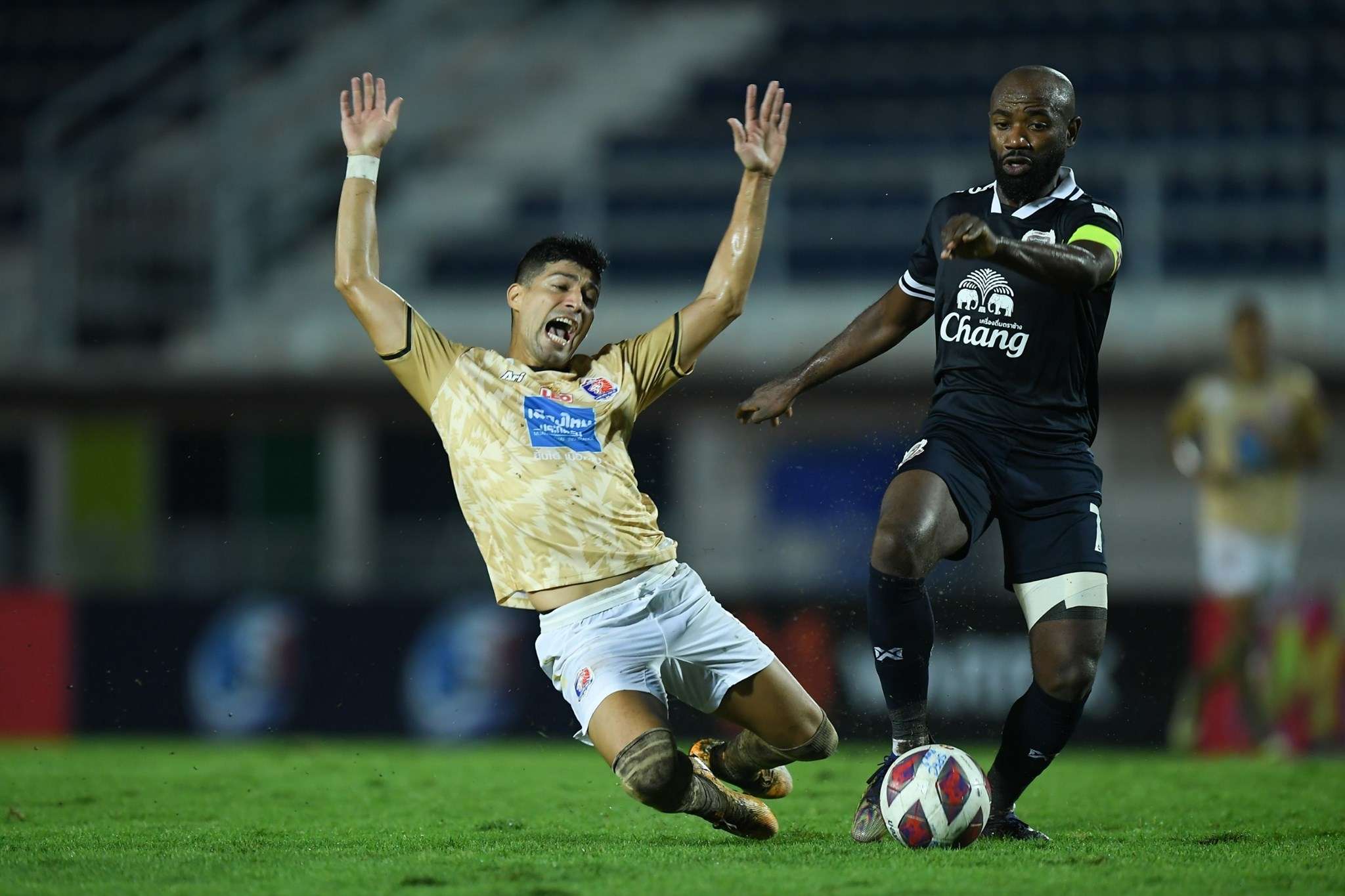 ลอสเซมี คาราบูเอ