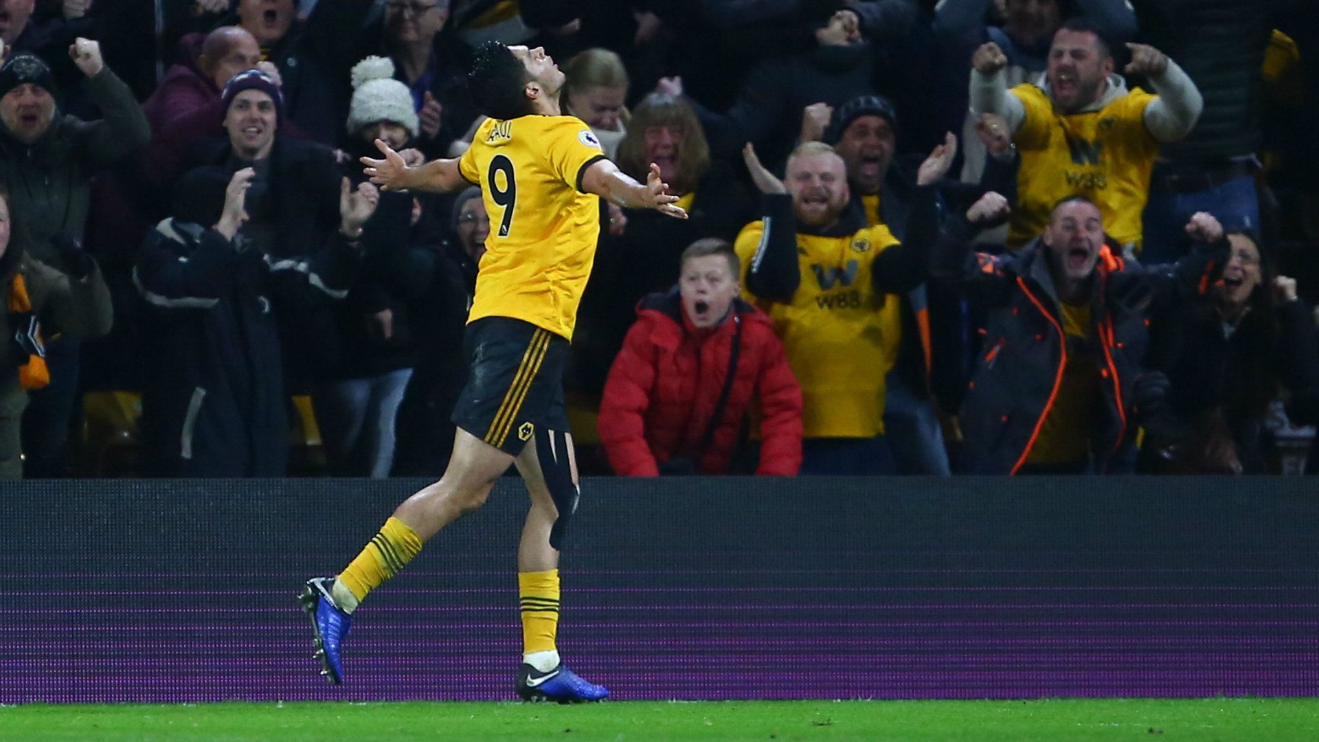 Raúl Jiménez Wolves 051218