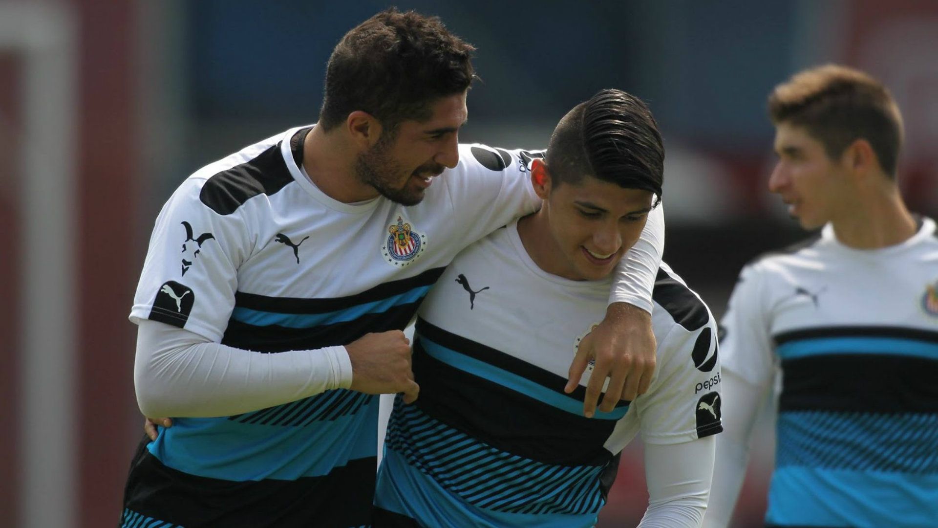 Jair Pereira Alan Pulido Isaac Brizuela Chivas 190918