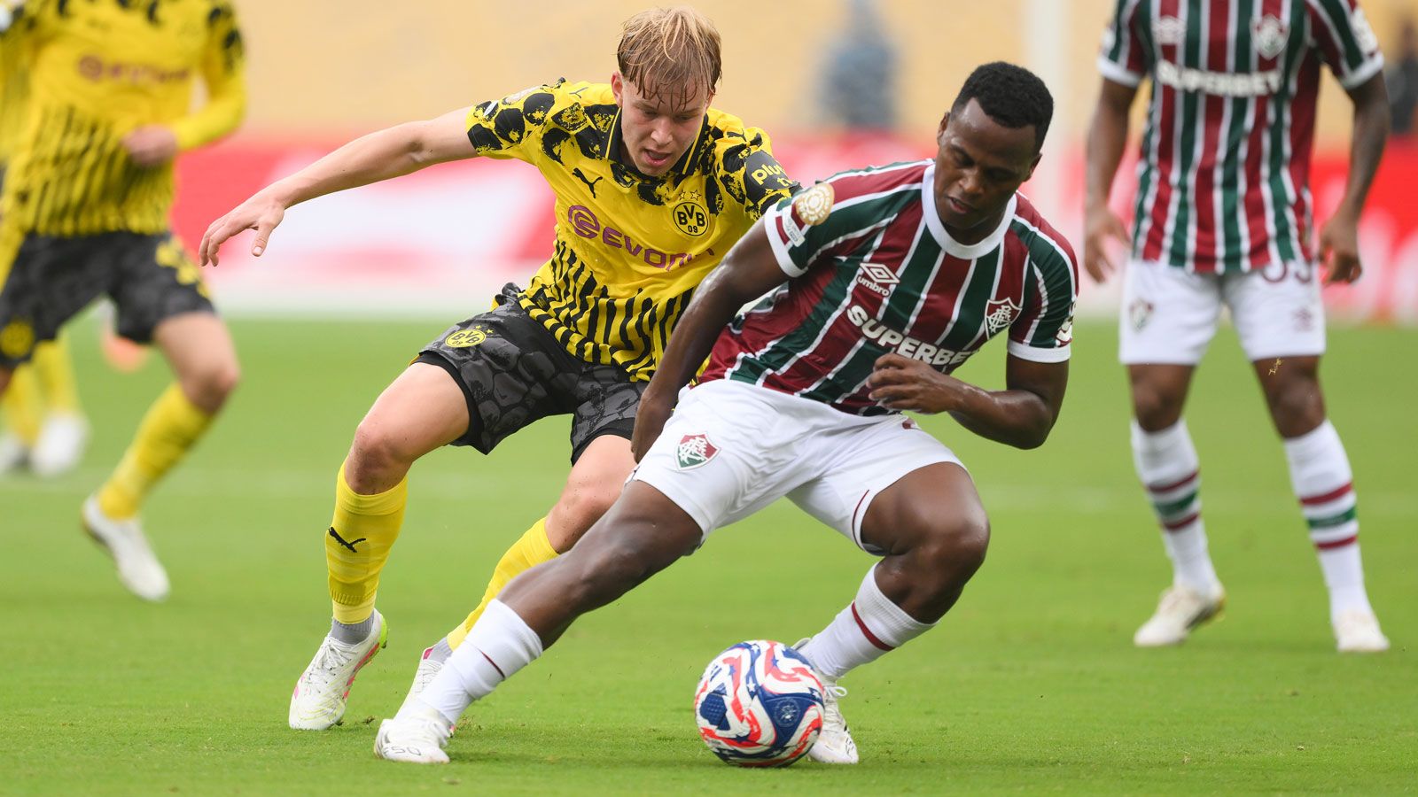 Daniel Svensson BVB vs. Fluminense