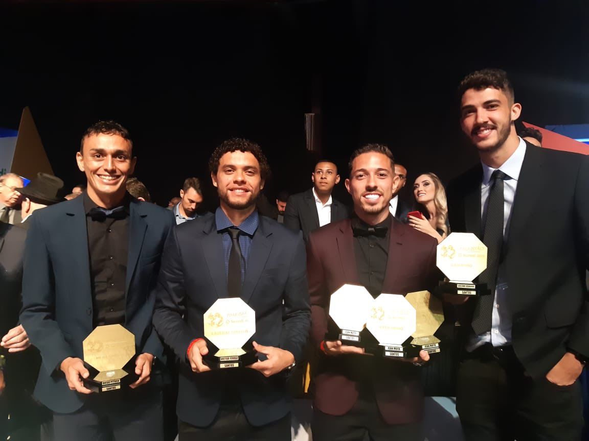 Santos foi premiado na festa do Paulistão