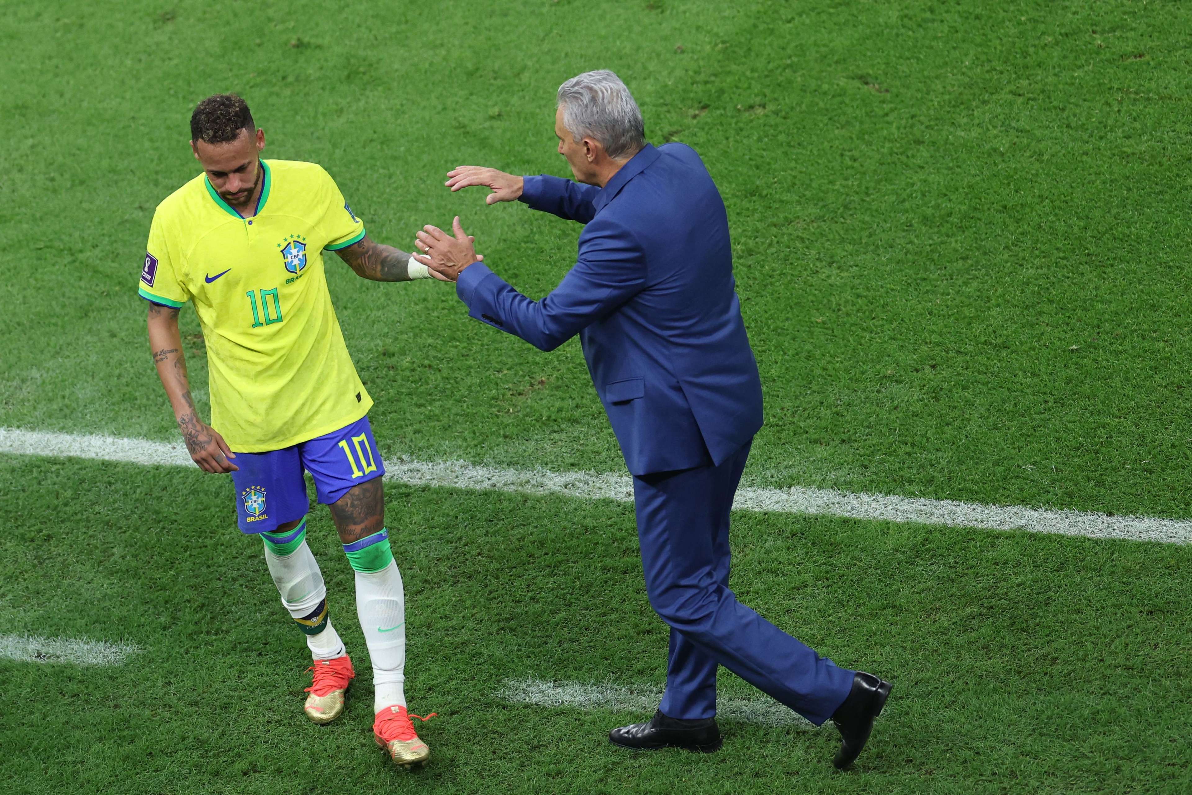 Neymar substituted Brazil Serbia World Cup