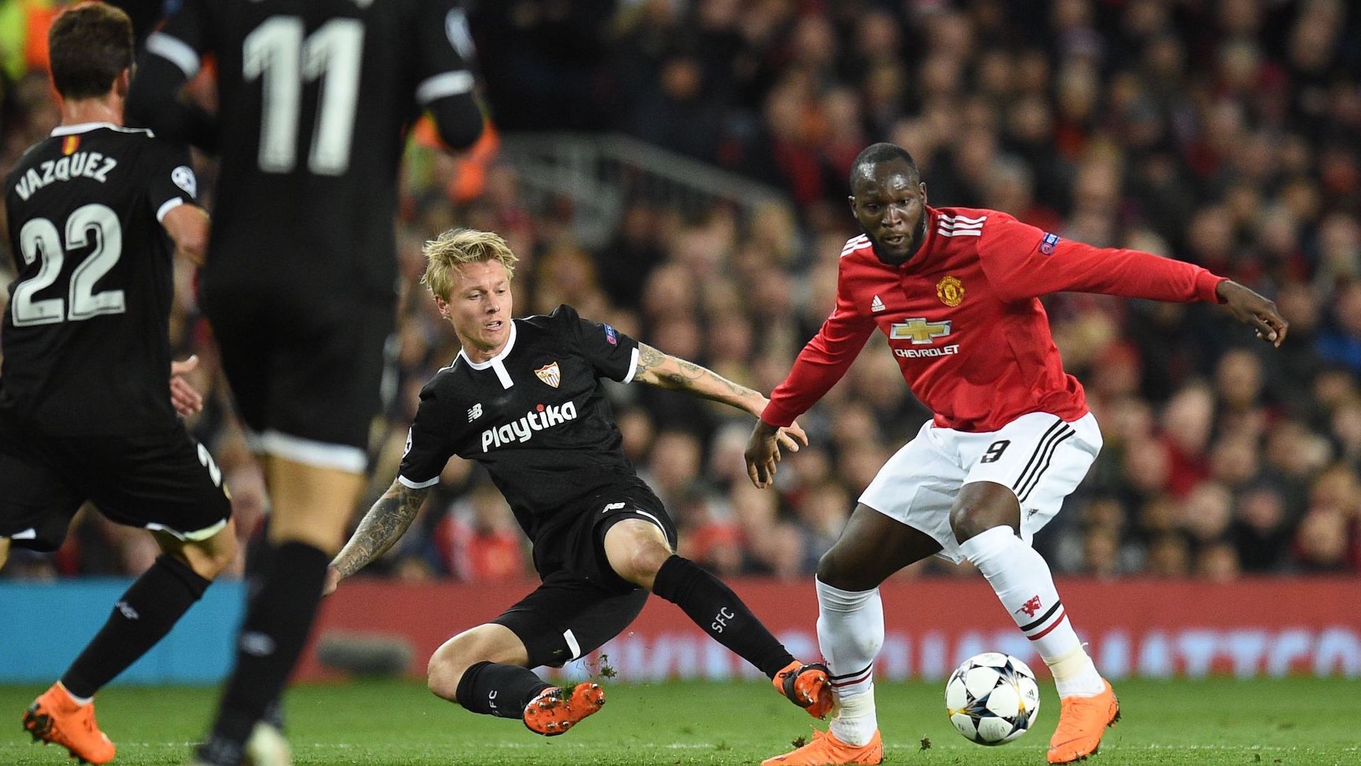 Simon Kjaer vs. Manchester United