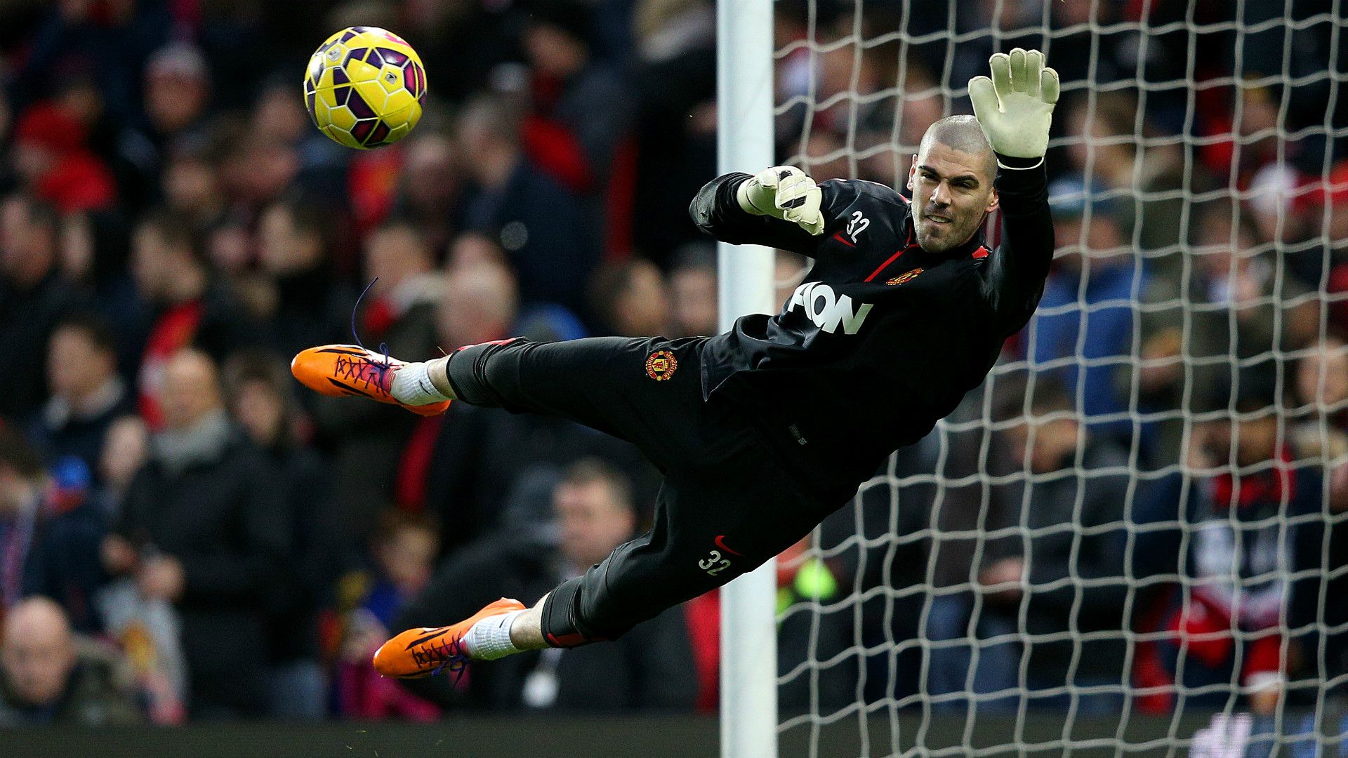 Victor Valdes | Manchester United | Premier League 110115