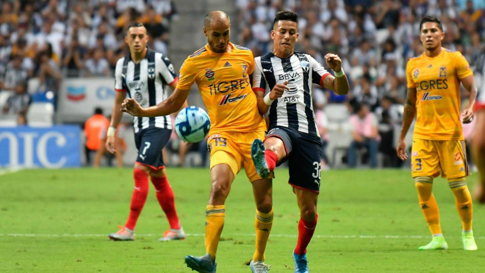 Monterrey Tigres Maximiliano Meza Guido Pizarro