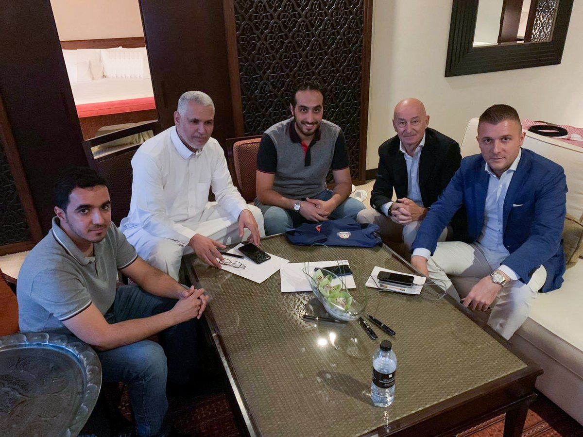 موسلين يوقع للفيحاء السعودي