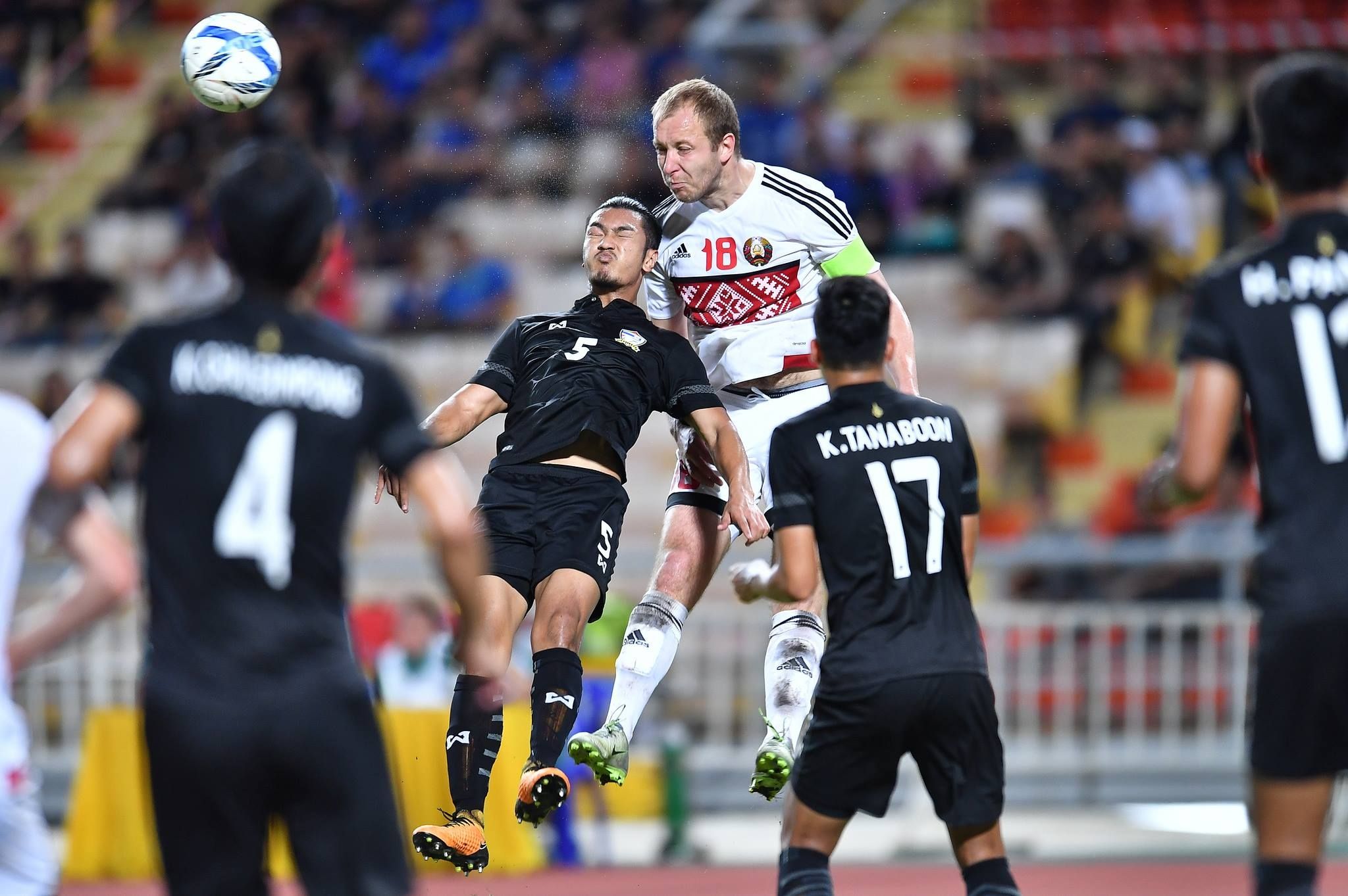 อดิศร พรหมรักษ์