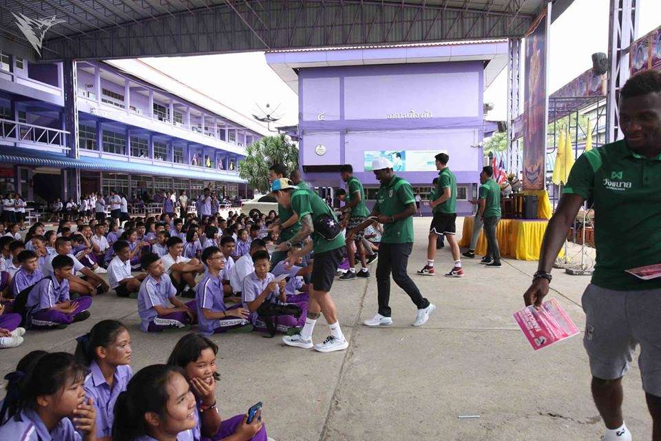 New Generation, New Nok Yai Fan Club