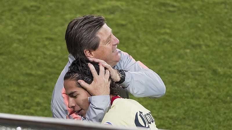 Miguel Herrera Diego Lainez