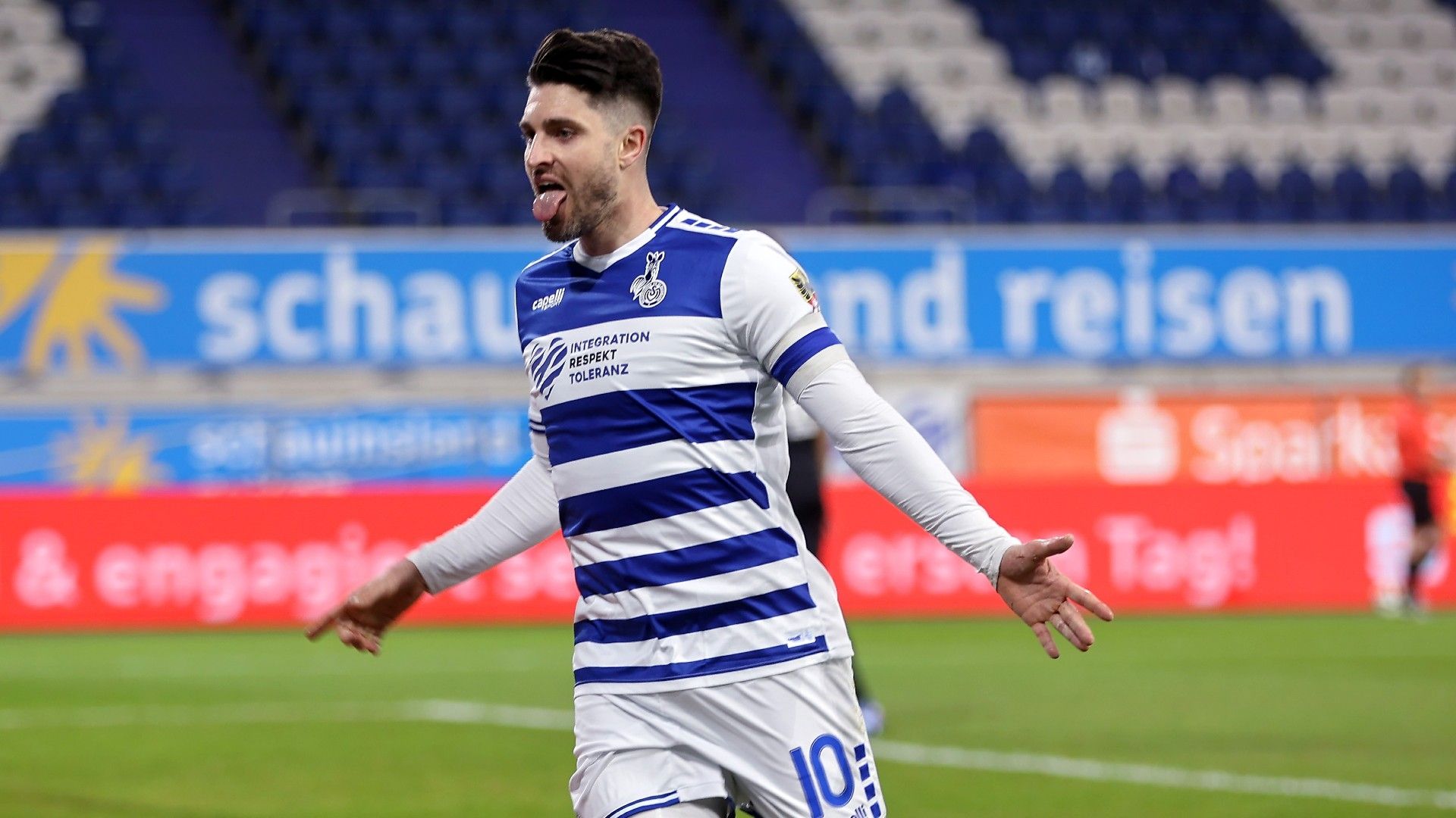 Moritz Stoppelkamp of Duisburg 