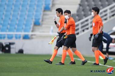 인천-수원 시범경기 심판