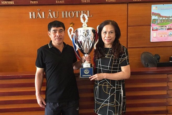 Coach Dinh Van Dung. CLB bóng đá Hải Phòng. HLV trưởng CLB Hải Phòng Phạm Anh Tuấn. Lê Quốc Vượng. Quốc Vượng làm trợ lý HLV ở Hải Phòng. HLV Đinh Văn Dũng. Hải Phòng thử việc Claudecir. Chuyển nhượng Hải Phòng. Danh sách cầu thủ Hải Phòng. Hải Phòng chiêu mộ cầu thủ. Hải Phòng thanh lý hậu vệ Nguyễn Văn Đức. V.League 2020. Giải giao hữu Viettel năm 2020. Lịch thi đấu Giải giao hữu Viettel năm 2020. Trực tiếp V.League. Trực tiếp bóng đá. Kết quả bóng đá. Bóng đá. Xem bóng đá. HLV Đinh Văn Dũng.