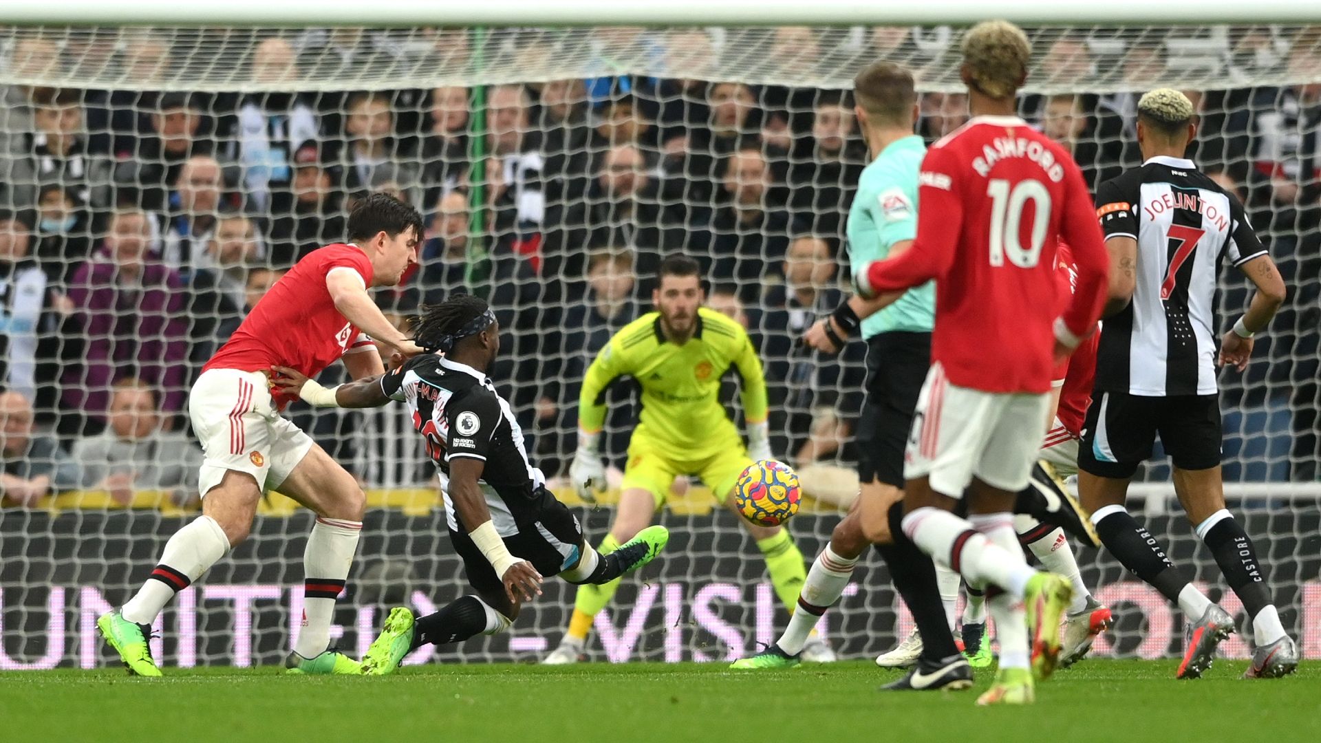 Allen Saint-Maximin Newcastle Manchester United 2021-22