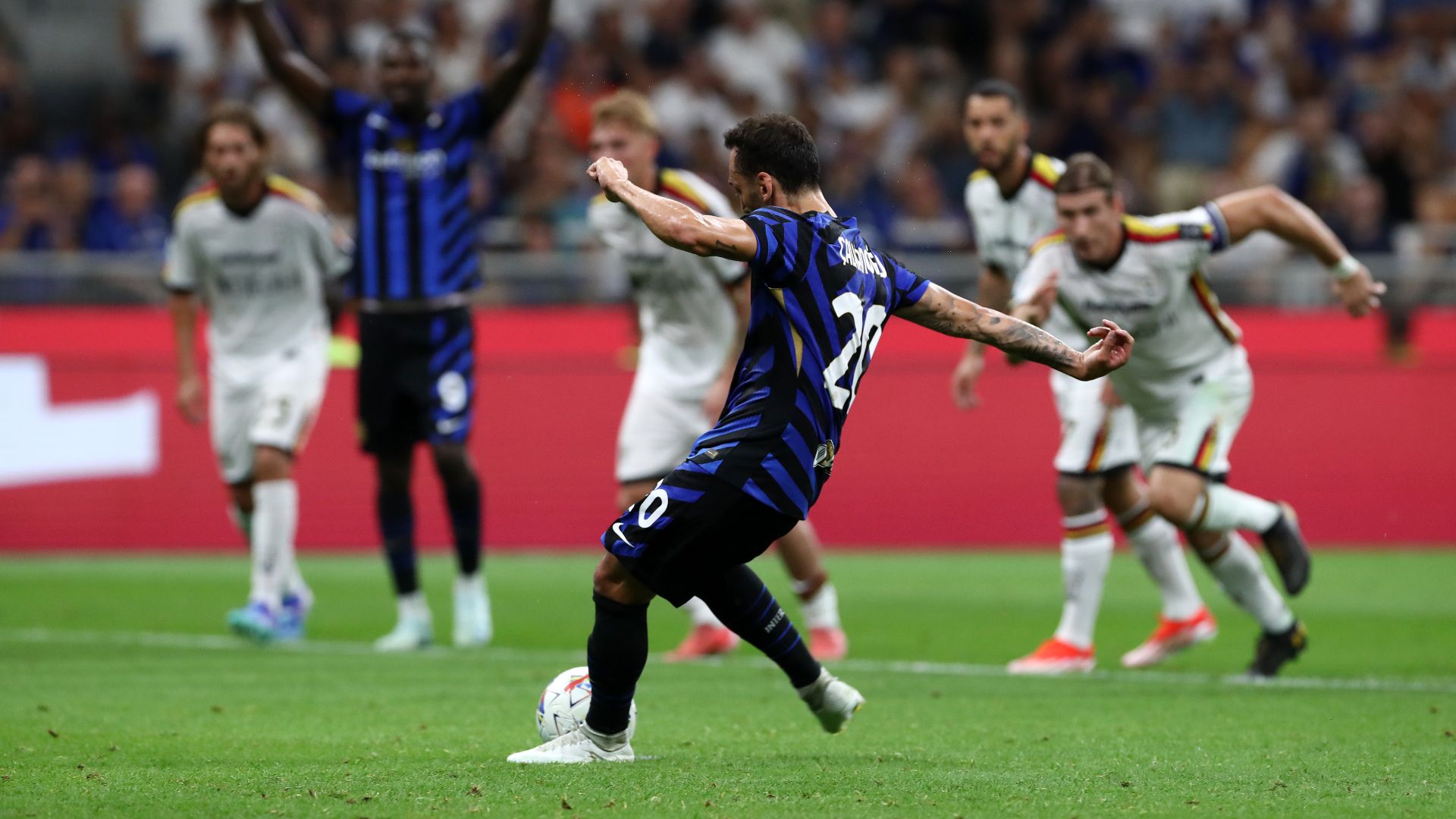 Calhanoglu Inter Lecce