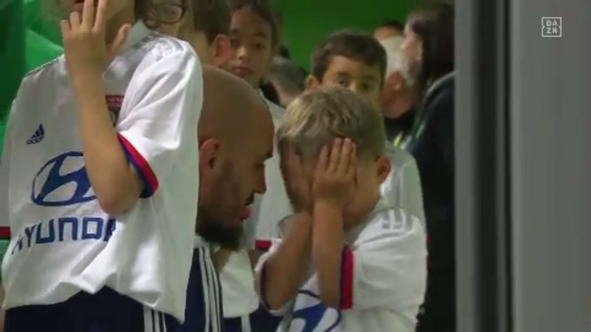 Saint Etienne Ruffier Son Cries