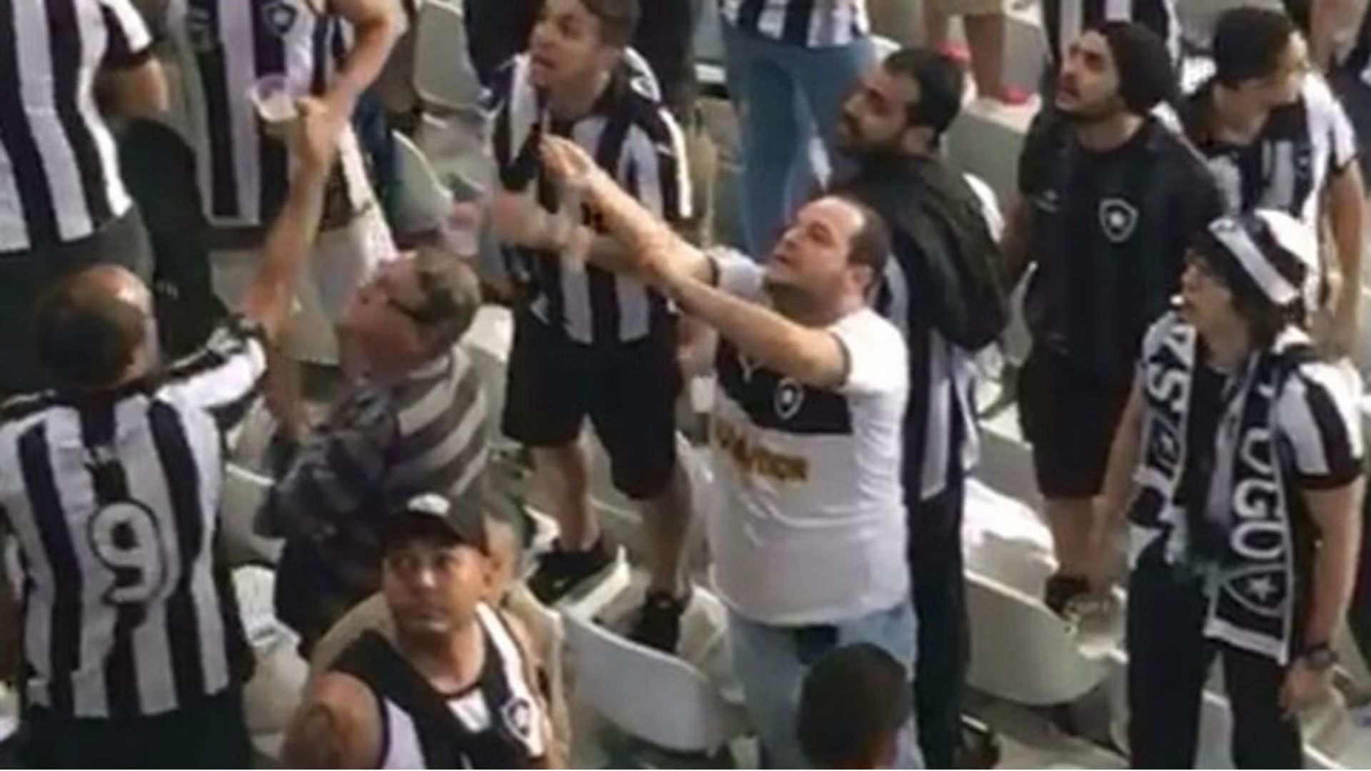 Torcedor racismo 17 08 2017