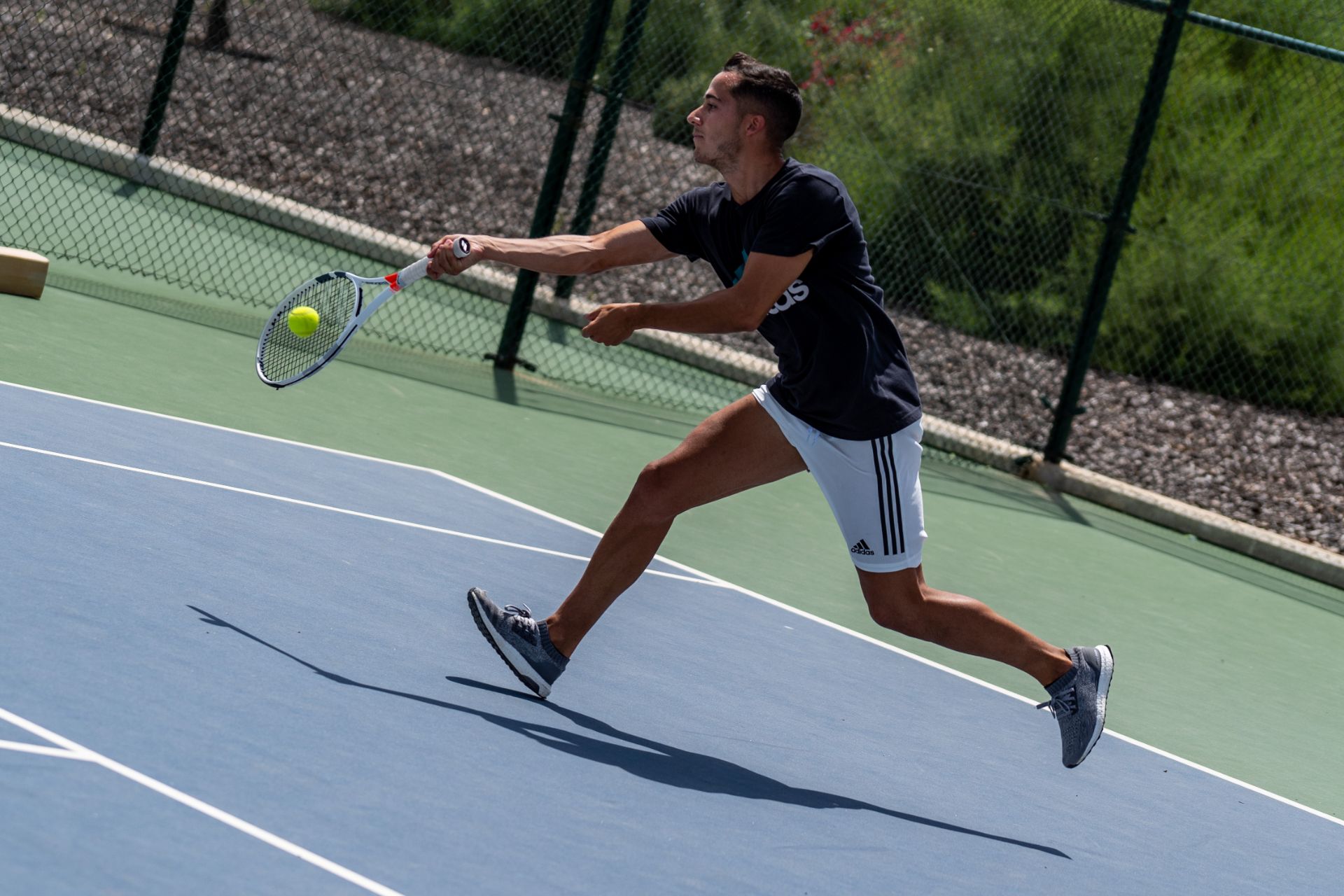 Real Madrid player Lucas Vázquez training during the summer in the Rafa Nadal Academy