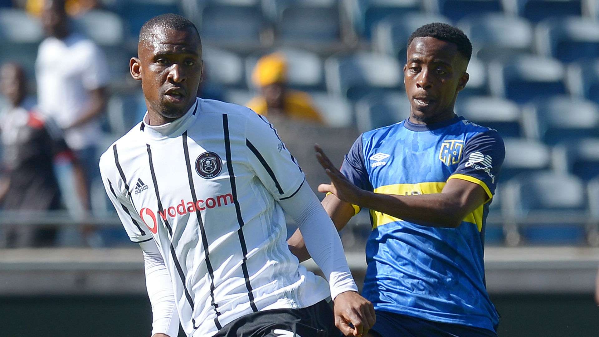 Alfred Ndengane of Orlando Pirates and Thabo Nodada of Cape town City, September 2019