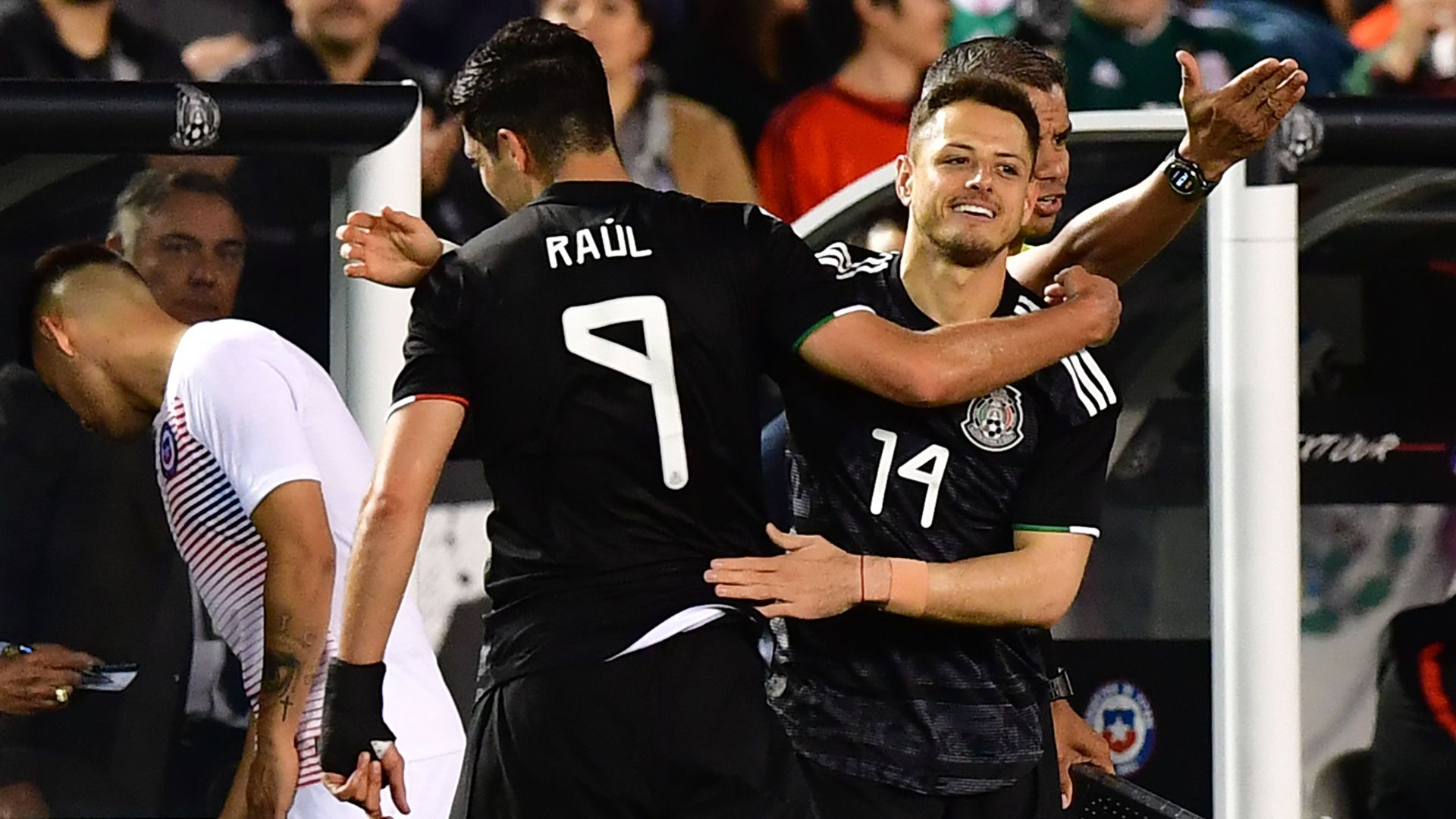 Raúl Jiménez y 'Chicharito' Hernández México