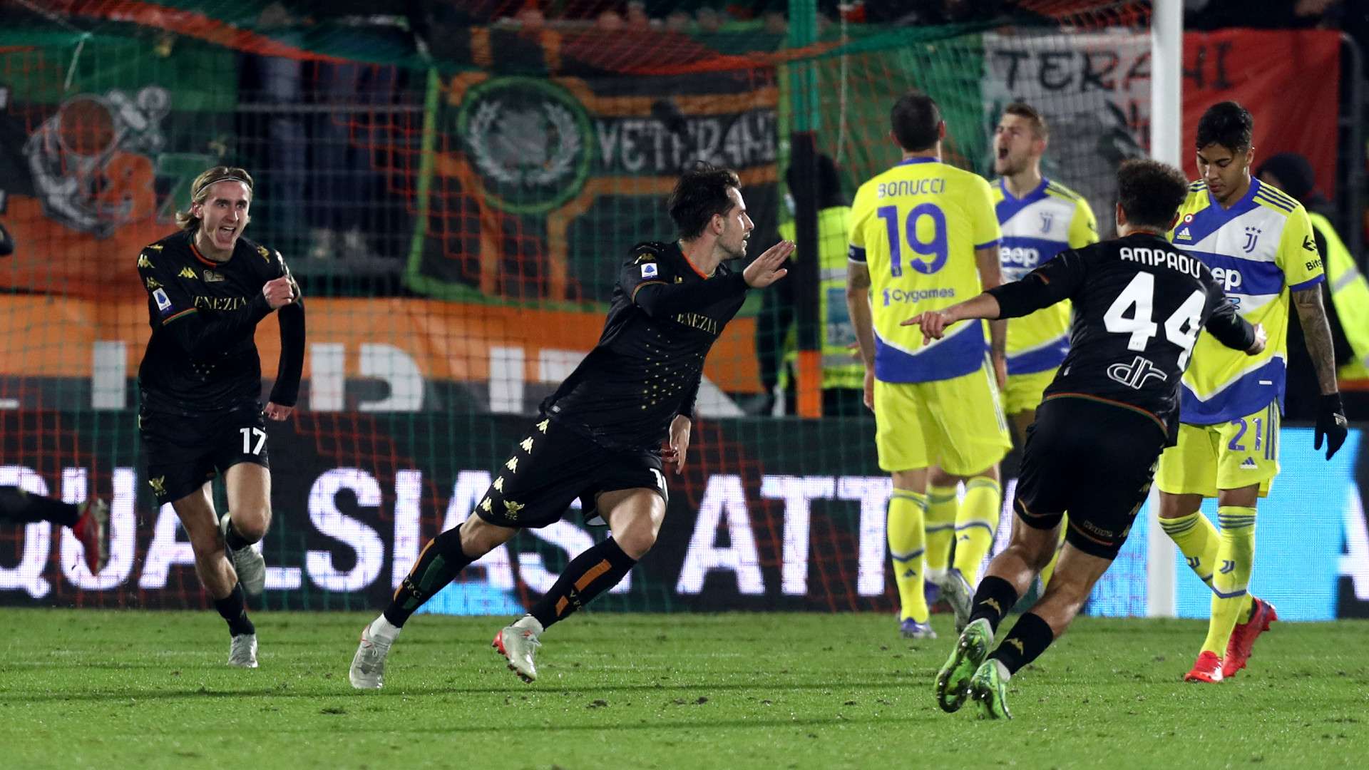 Aramu celebration Venezia-Juventus Serie A