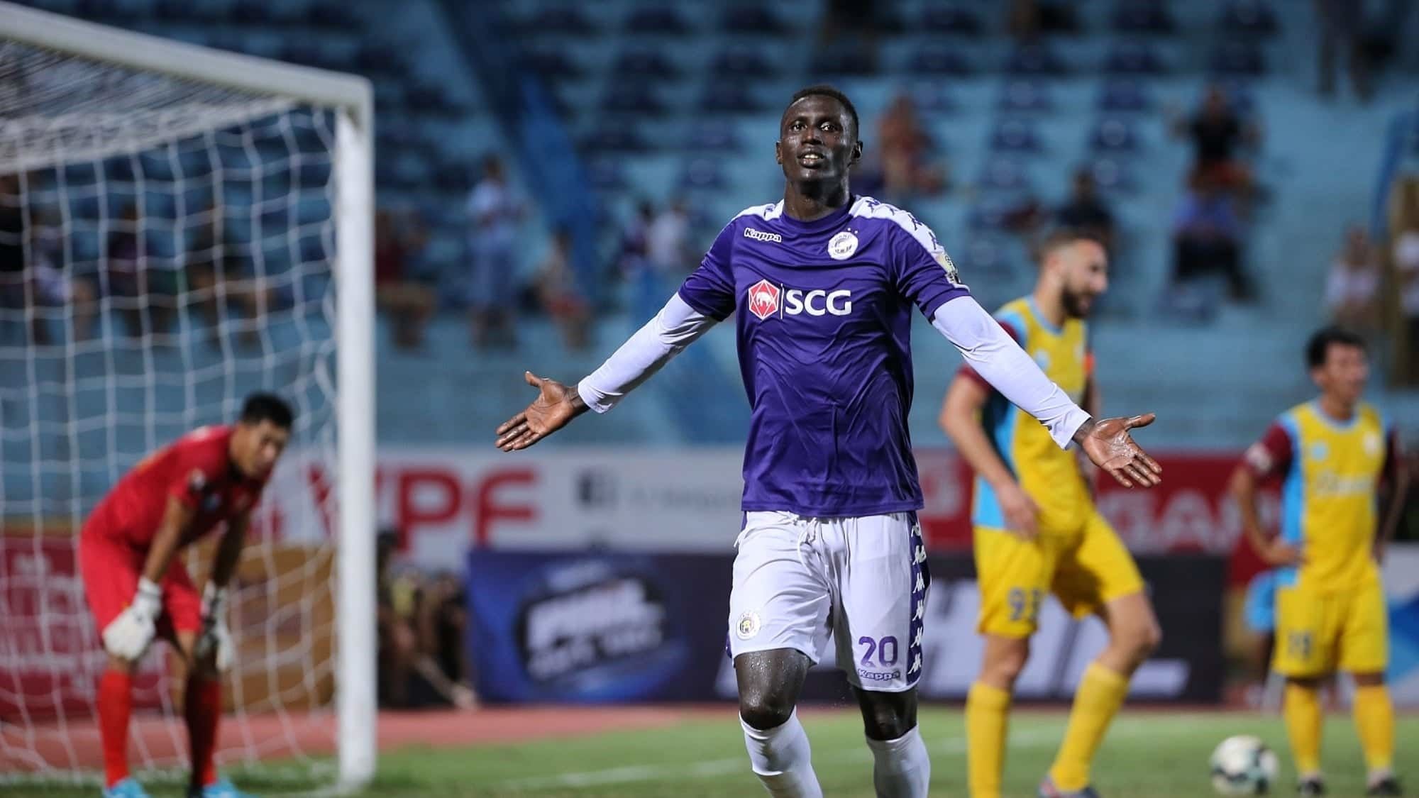 Pape Omar Faye Ha Noi FC vs Sanna Khanh Hoa BVN Round 15 V.League 2019