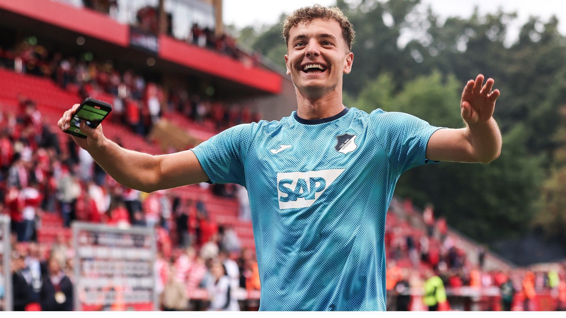 Fisnik Asllani 2025