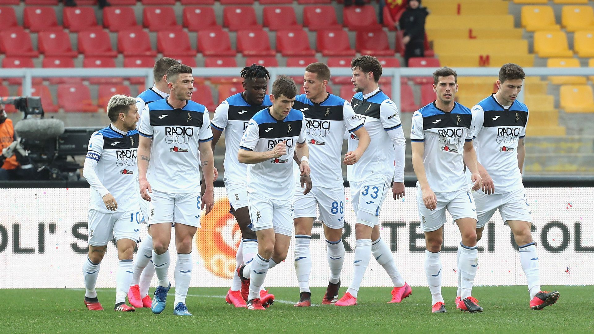 Atalanta celebrates goal against Lecce