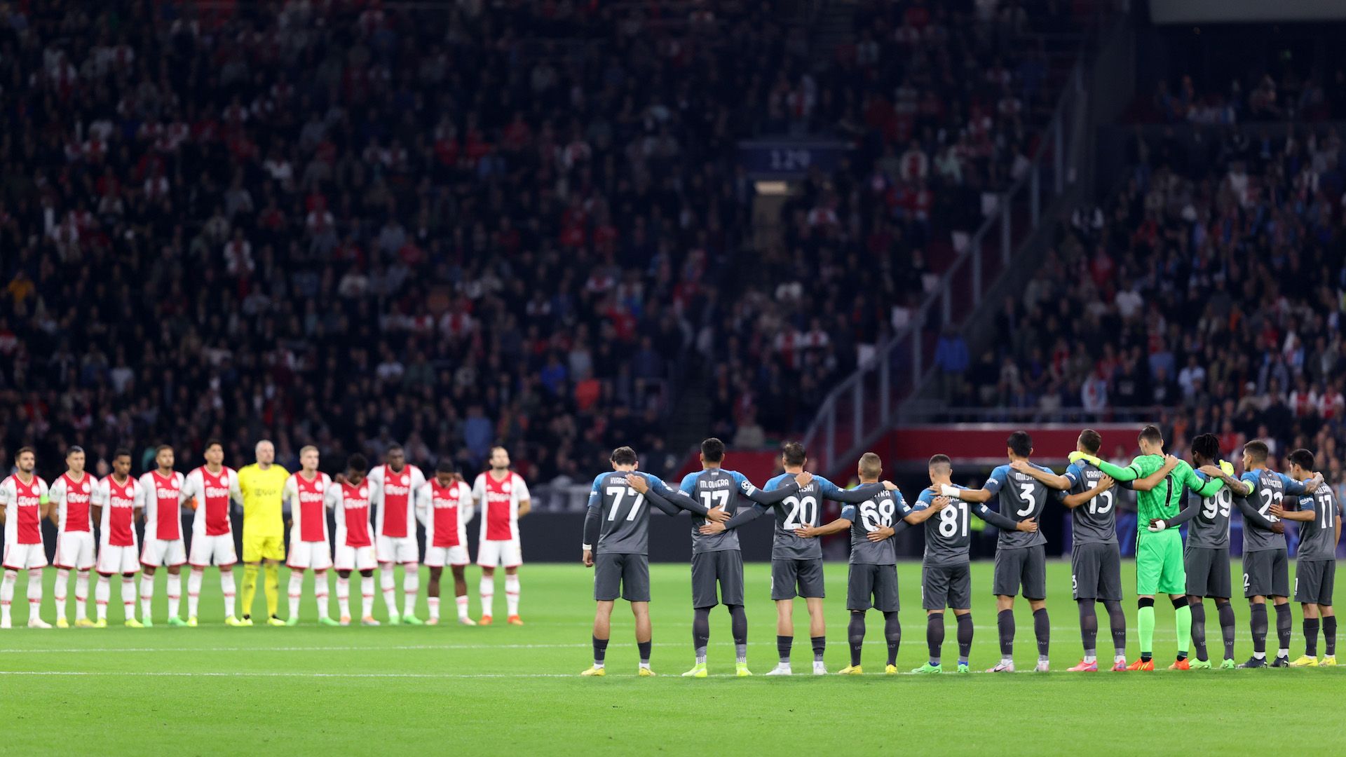 Ajax vs Napoli - Moment of Silence