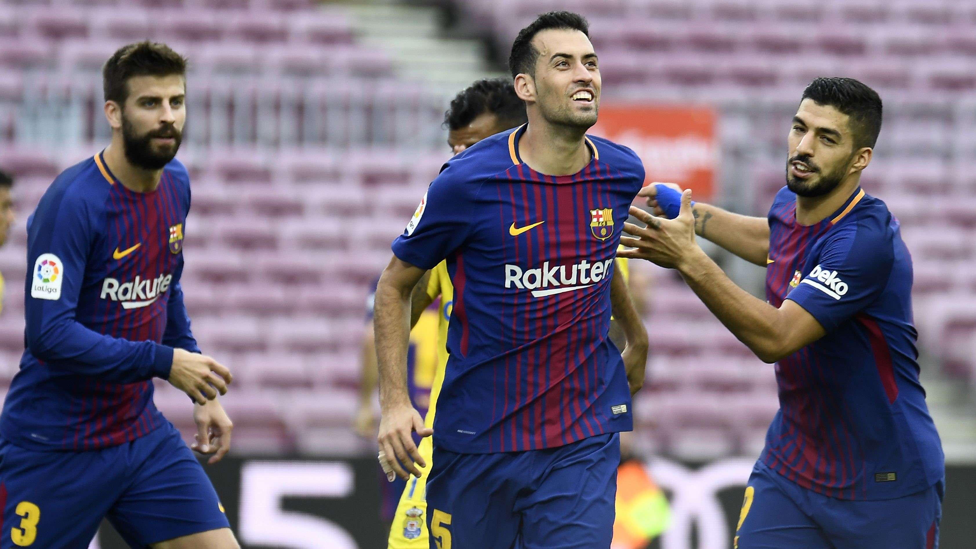 Sergio Busquets Gerard Pique Luis Suarez Barcelona Las Palmas LaLiga 01102017