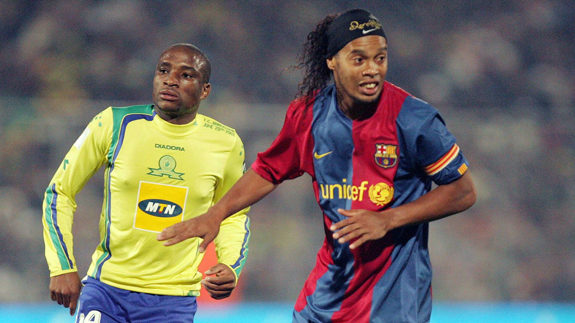 Surprise Moriri and Ronaldinho - Barcelona v Sundowns