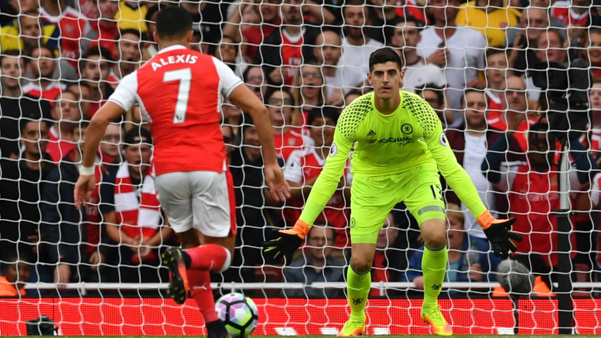 Sanchez Courtois Arsenal Chelsea Premier League